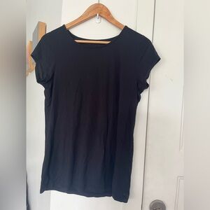 #63 Tahari Black Short Sleeve Tee